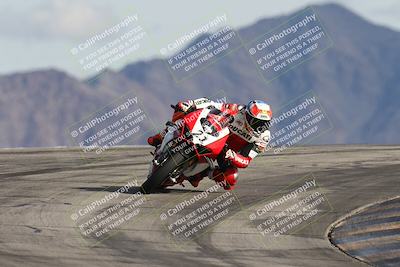 media/Nov-16-2025-Race Pace (Sun) [[8c5fa54630]]/Verified Riders/8-Turn 12 (120pm)/